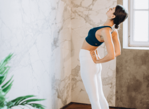 yoga-dolor-de-espalda-y-estres